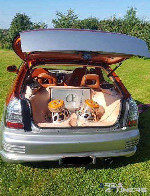 2º Gaz-Man Tuning De Buit
Imagen del reportaje de la revista Tuning Area4tuners.es, de la
concentración de coches Tuning del año 2021 en Taintignies, Bélgica