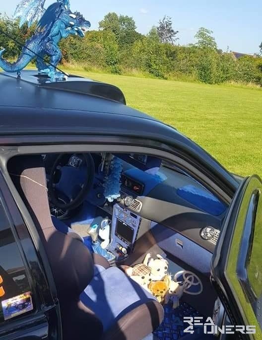 2º Gaz-Man Tuning De Buit
Imagen del reportaje de la revista Tuning Area4tuners.es, de la
concentración de coches Tuning del año 2021 en Taintignies, Bélgica