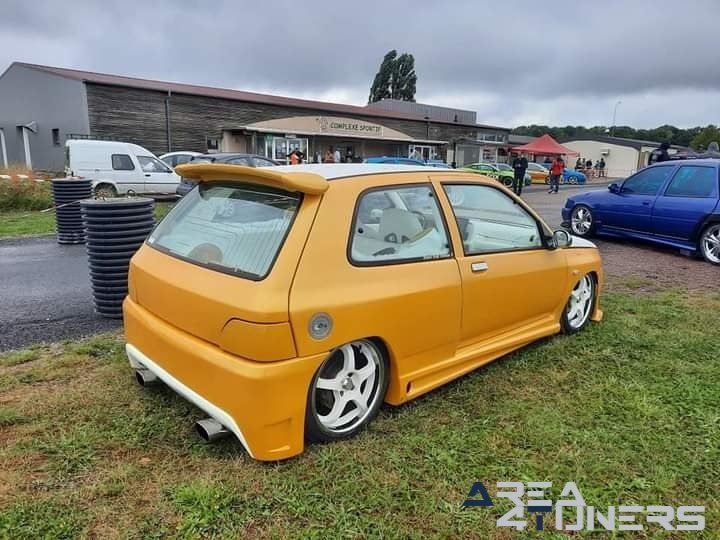 Irresistible 52
Imagen del reportaje de la revista Tuning Area4tuners.es, de la
concentración de coches Tuning del año 2021 en Montigny Le Roi Francia