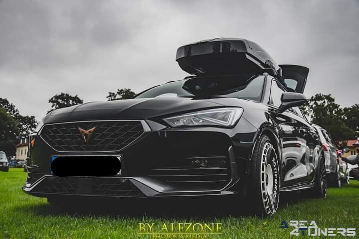 Vagis Car Meet 2021
Imagen del reportaje de la revista Tuning Area4tuners.es, de la
concentración de coches Tuning del año 2021 en Lövuddens Suecia