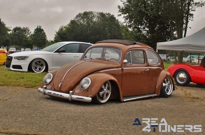 Vw Sunday Circuit Clastres
Imagen del reportaje de la revista Tuning Area4tuners.es, de la
concentración de coches Tuning del año 2021 en Clastres Francia