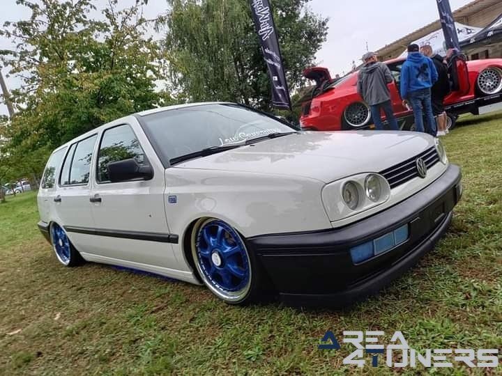 Grill On Green
Imagen del reportaje de la revista Tuning Area4tuners.es, de la
concentración de coches Tuning del año 2021 en Kaltenhouse Francia