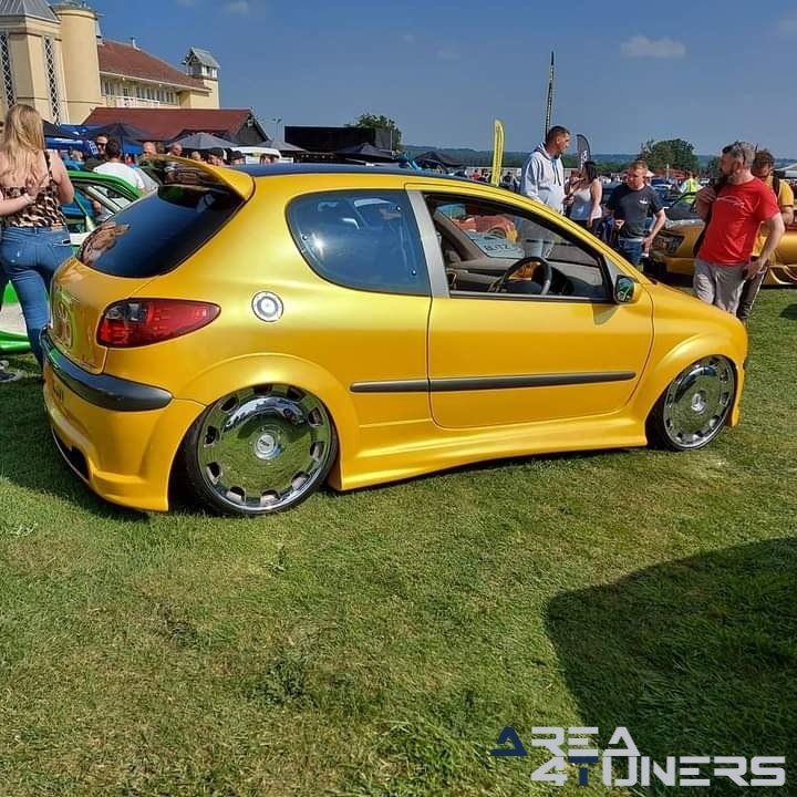 Max Power Meet
Imagen del reportaje de la revista Tuning Area4tuners.es, de la
concentración de coches Tuning del año 2021 en Towcester Inglaterra