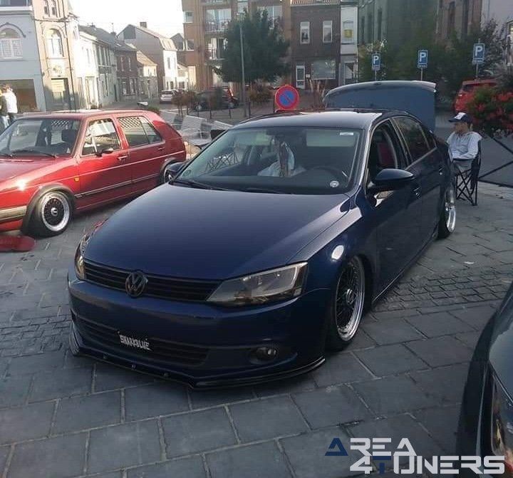 Meeting Evolution Team
Imagen del reportaje de la revista Tuning Area4tuners.es, de la
concentración de coches Tuning del año 2021 en Anderlues Bélgica