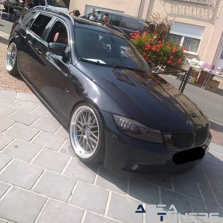 Meeting Evolution Team
Imagen del reportaje de la revista Tuning Area4tuners.es, de la
concentración de coches Tuning del año 2021 en Anderlues Bélgica