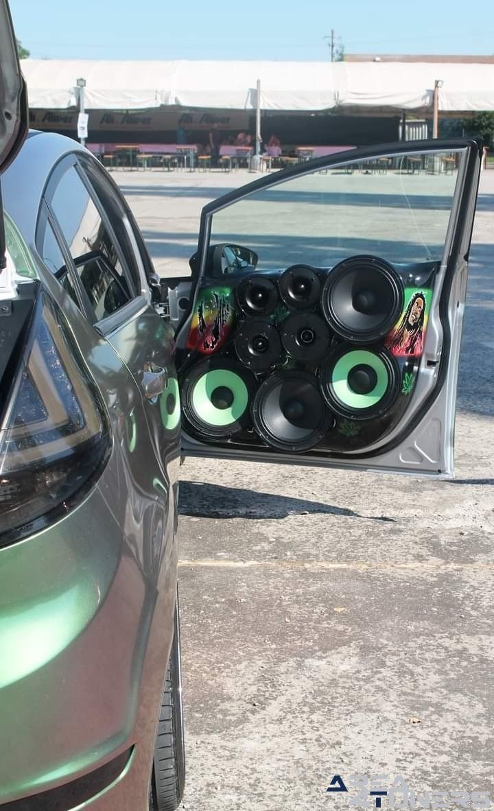 Tuning & Birra Serravalle
Imagen del reportaje de la revista Tuning Area4tuners.es, de la
concentración de coches Tuning del año 2021 en Serravalle Italia