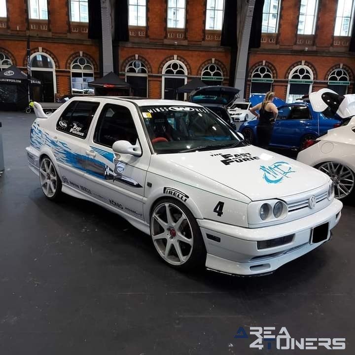 Fitted
Imagen del reportaje de la revista Tuning Area4tuners.es, de la
concentración de coches Tuning del año 2021 en Manchester Inglaterra