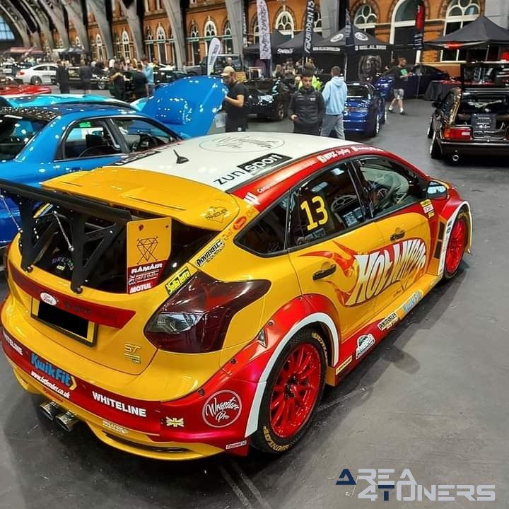 Fitted
Imagen del reportaje de la revista Tuning Area4tuners.es, de la
concentración de coches Tuning del año 2021 en Manchester Inglaterra