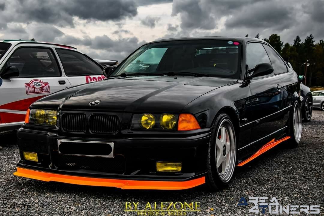 Swk's Grillväll
Imagen del reportaje de la revista Tuning Area4tuners.es, de la
concentración de coches Tuning del año 2021 en Vänern Suecia