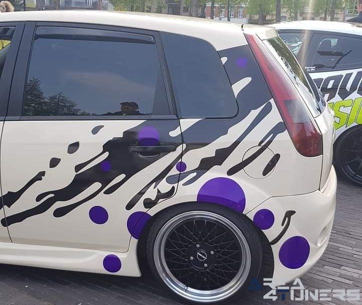 Unites Project
Imagen del reportaje de la revista Tuning Area4tuners.es, de la concentración de coches Tuning del año 2022 en Ingelmunster, Bélgica