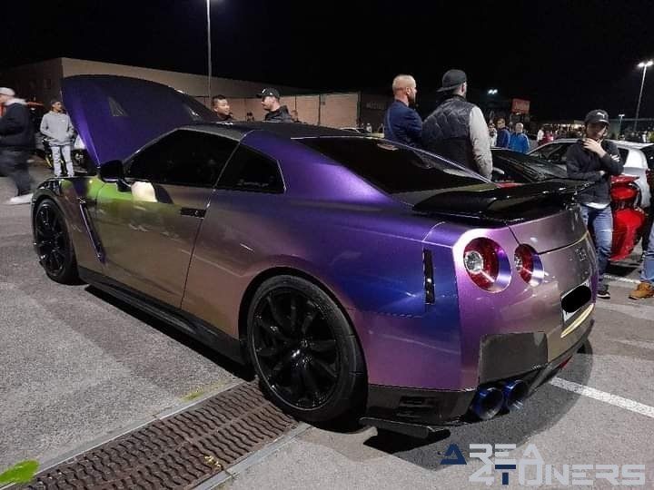 Meet In Sena
Imagen del reportaje de la revista Tuning Area4tuners.es, de la concentración de coches Tuning del año 2022 en París, Francia