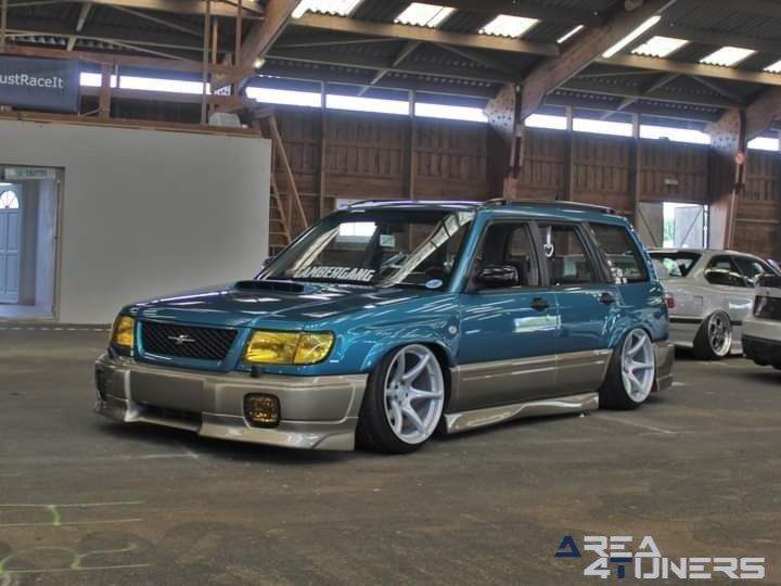 Show A Multimark Experience
Imagen del reportaje de la revista Tuning Area4tuners.es, de la concentración de coches Tuning del año 2022 en París, Francia