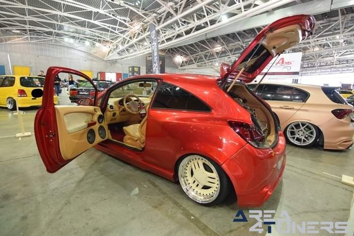Expo Tuning Torino 2022
Imagen del reportaje de la revista Tuning Area4tuners.es, de la concentración de coches Tuning del año 2022 en Turín, Italia