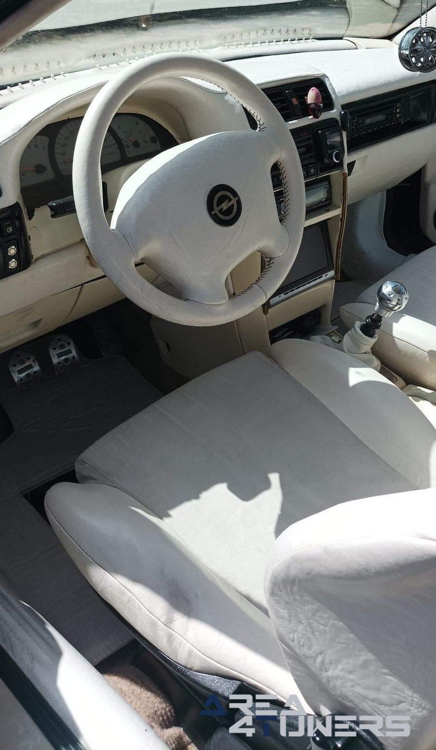 1a Concentración Tuning Don Benito
Imagen del reportaje revista Tuning Area4tuners.es, concentración de coches Tuning del año 2022 en Don Benito, Badajoz, España