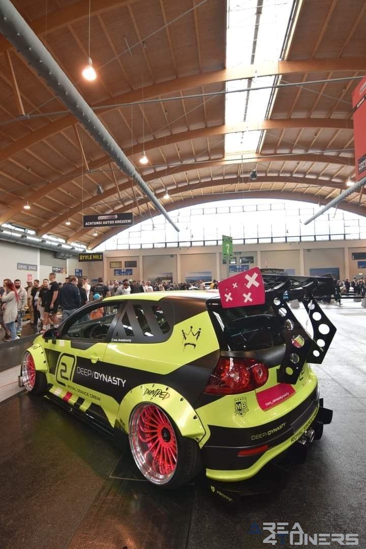 Tuning World Bodensee 2022
Imagen del reportaje de la revista Tuning Area4tuners.es, de la concentración de coches Tuning del año 2022 en Friedrichshafen Alemania