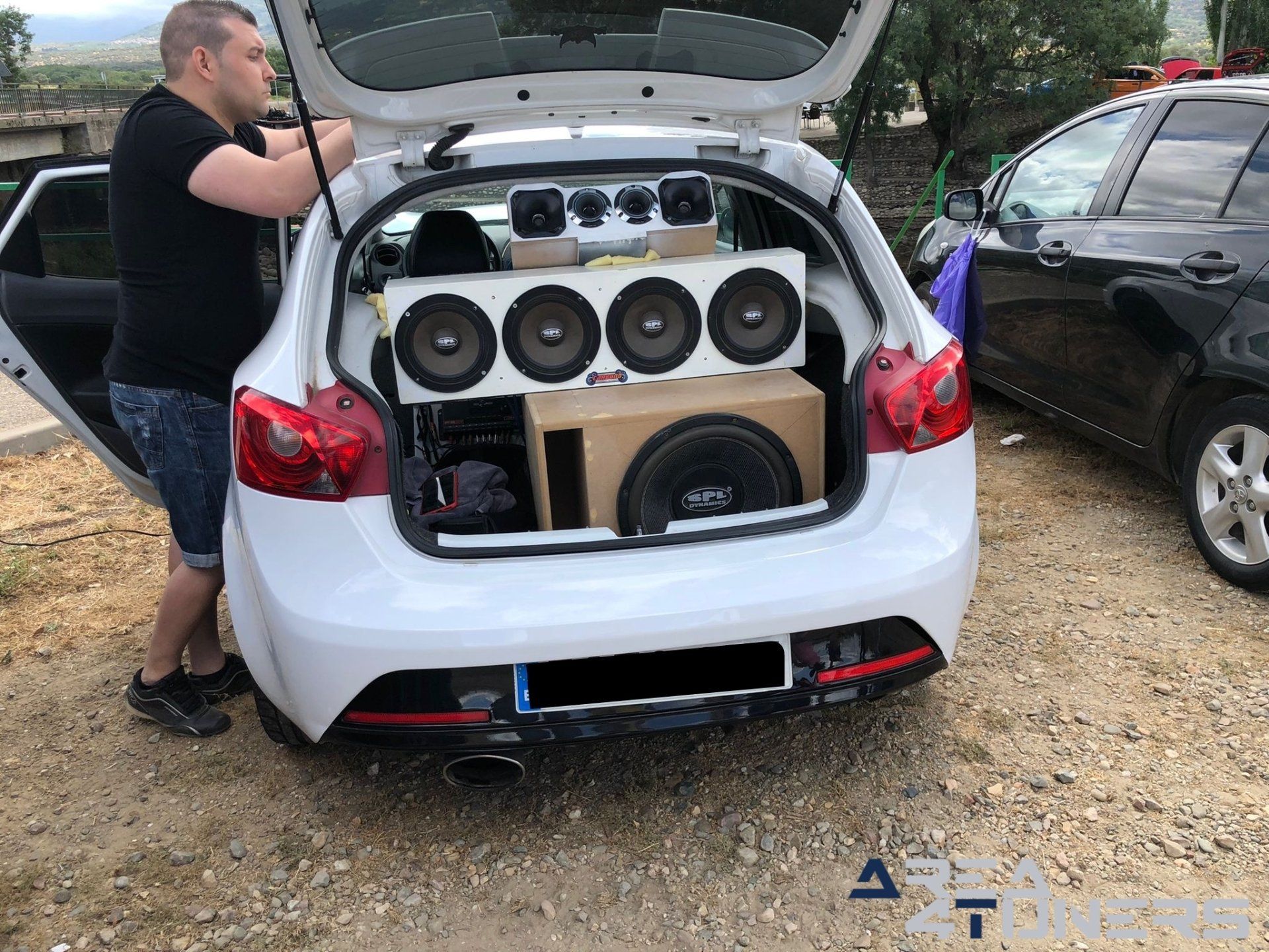 Expo Kdd La Granja
Imagen del reportaje revista Tuning Area4tuners.es, concentración de coches Tuning del año 2022 en La Granja, Cáceres, España