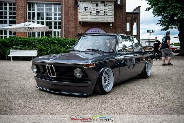 Sourkrauts Inneres Blumenpflücken
Imagen del reportaje de la revista Tuning Area4tuners.es, de la concentración de coches Tuning del año 2022 en Sourkrauts Berlín Alemania