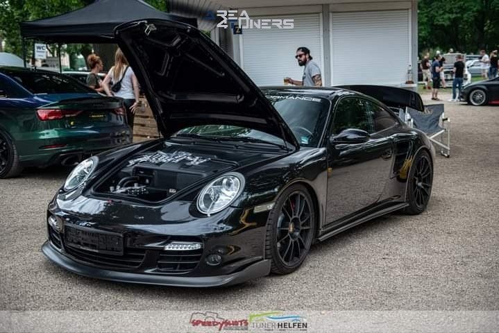 Sourkrauts Inneres Blumenpflücken
Imagen del reportaje de la revista Tuning Area4tuners.es, de la concentración de coches Tuning del año 2022 en Sourkrauts Berlín Alemania