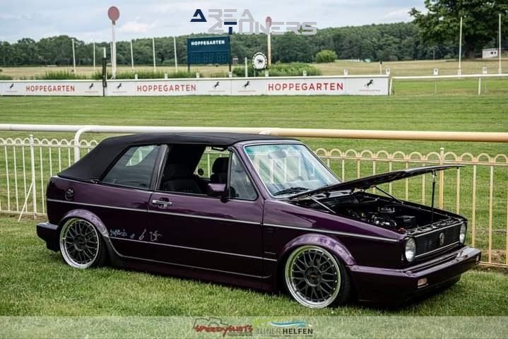 Sourkrauts Inneres Blumenpflücken
Imagen del reportaje de la revista Tuning Area4tuners.es, de la concentración de coches Tuning del año 2022 en Sourkrauts Berlín Alemania