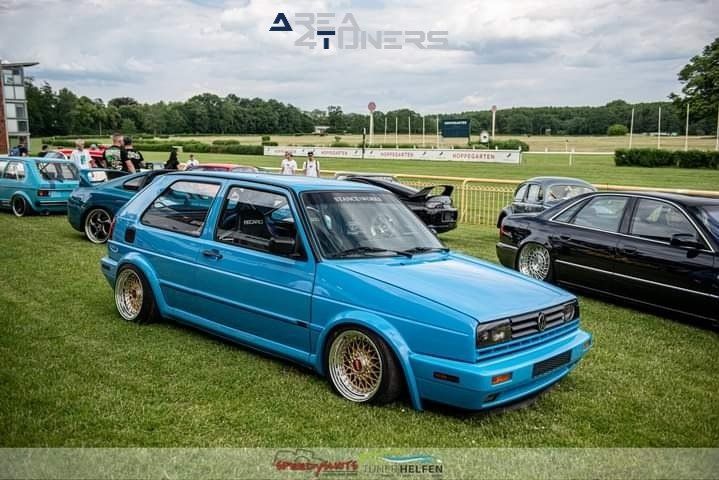Sourkrauts Inneres Blumenpflücken
Imagen del reportaje de la revista Tuning Area4tuners.es, de la concentración de coches Tuning del año 2022 en Sourkrauts Berlín Alemania