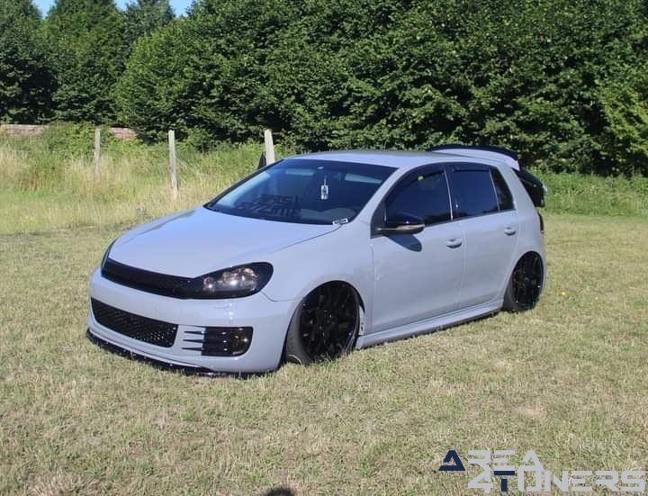 PDMSCLLS Event 5.1
Imagen del reportaje de la revista Tuning Area4tuners.es, de la concentración de coches Tuning del año 2022 en Cuesmes, Bélgica