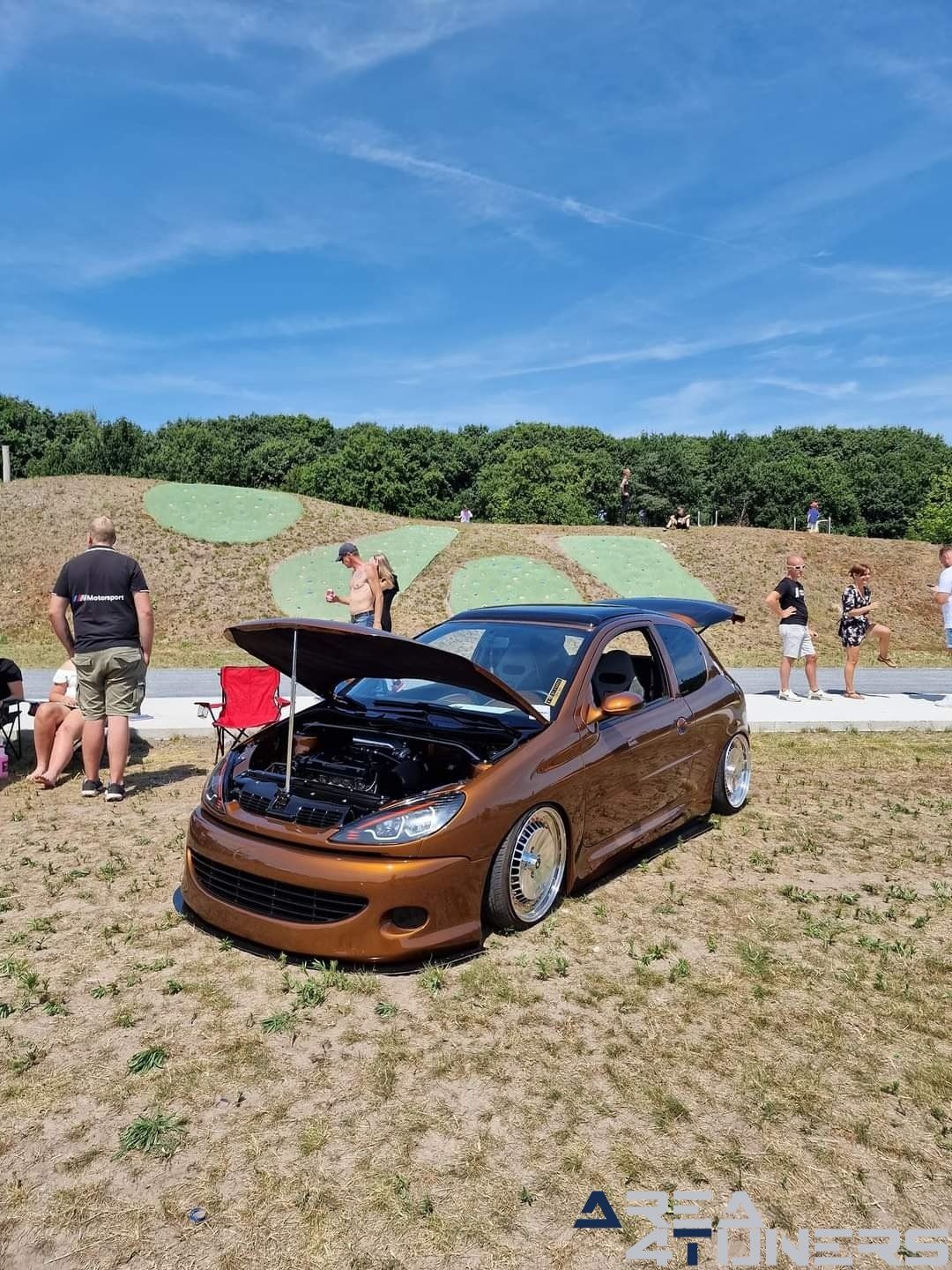 Passion For Cars Harry Retirement Of Meetings
Imagen del reportaje de la revista Tuning Area4tuners.es, de la concentración de coches Tuning del año 2022 en Zondag, Holanda