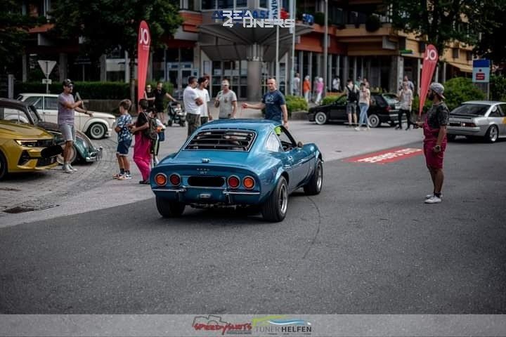 Cult Parade St. Johann
Imagen del reportaje de la revista Tuning Area4tuners.es, de la concentración de coches Tuning del año 2022 en St Johann, Austria