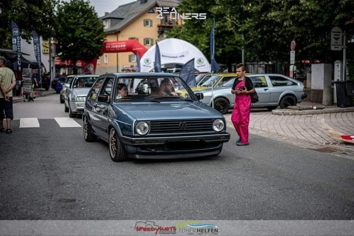 Cult Parade St. Johann
Imagen del reportaje de la revista Tuning Area4tuners.es, de la concentración de coches Tuning del año 2022 en St Johann, Austria