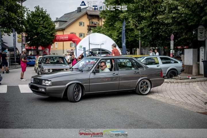 Cult Parade St. Johann
Imagen del reportaje de la revista Tuning Area4tuners.es, de la concentración de coches Tuning del año 2022 en St Johann, Austria
