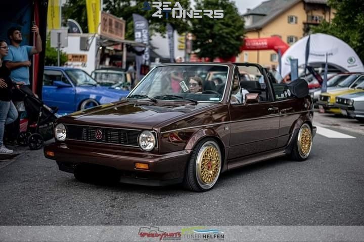 Cult Parade St. Johann
Imagen del reportaje de la revista Tuning Area4tuners.es, de la concentración de coches Tuning del año 2022 en St Johann, Austria