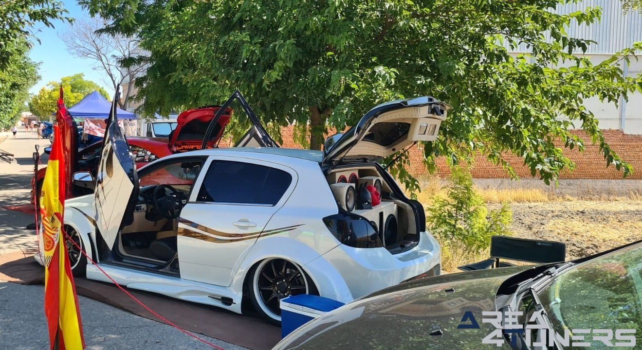 1er Expo Tuning Carmena
Imagen del reportaje revista Tuning Area4tuners.es, concentración de coches Tuning del año 2022 en Carmena, Toledo, España