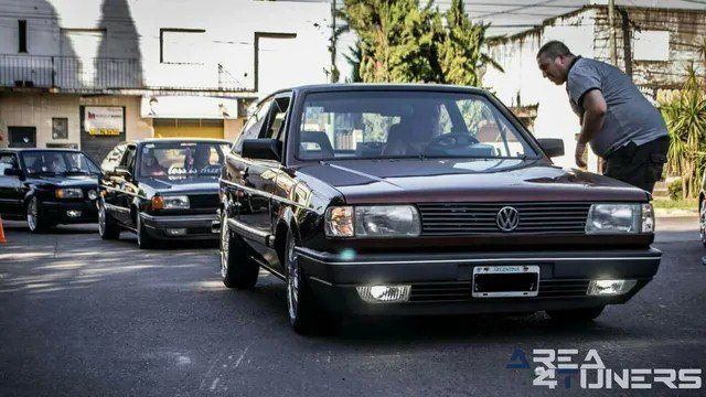 Reportaje de 15º Club Del Fondo Oeste Reportaje de la revista de coches Tuning Area4tuners sobre la concentración 15º Club Del Fondo Oeste, realizada en el año 2017 en Hurningham Buenos Aires Argentina