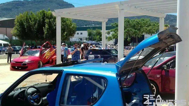 Reportaje de 1ª Concentración Tuning Vs Clásicos Reportaje de la revista de coches Tuning Area4tuners sobre la concentración 1ª Concentración Tuning Vs Clásicos, realizada en el año 2017 en Alahurín De La Torre Málaga España