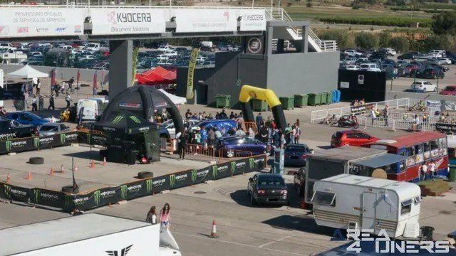 Reportaje de C.M.C. Nascar Fest Reportaje de la revista de coches Tuning Area4tuners sobre la concentración C.M.C. Nascar Fest, realizada en el año 2017 en Cheste Valencia España