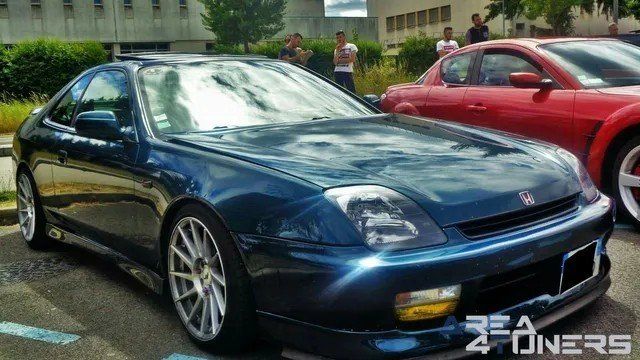 Reportaje de Low Family Garage Reportaje de la revista de coches Tuning Area4tuners sobre la concentración realizada en el año 2017 en París Francia