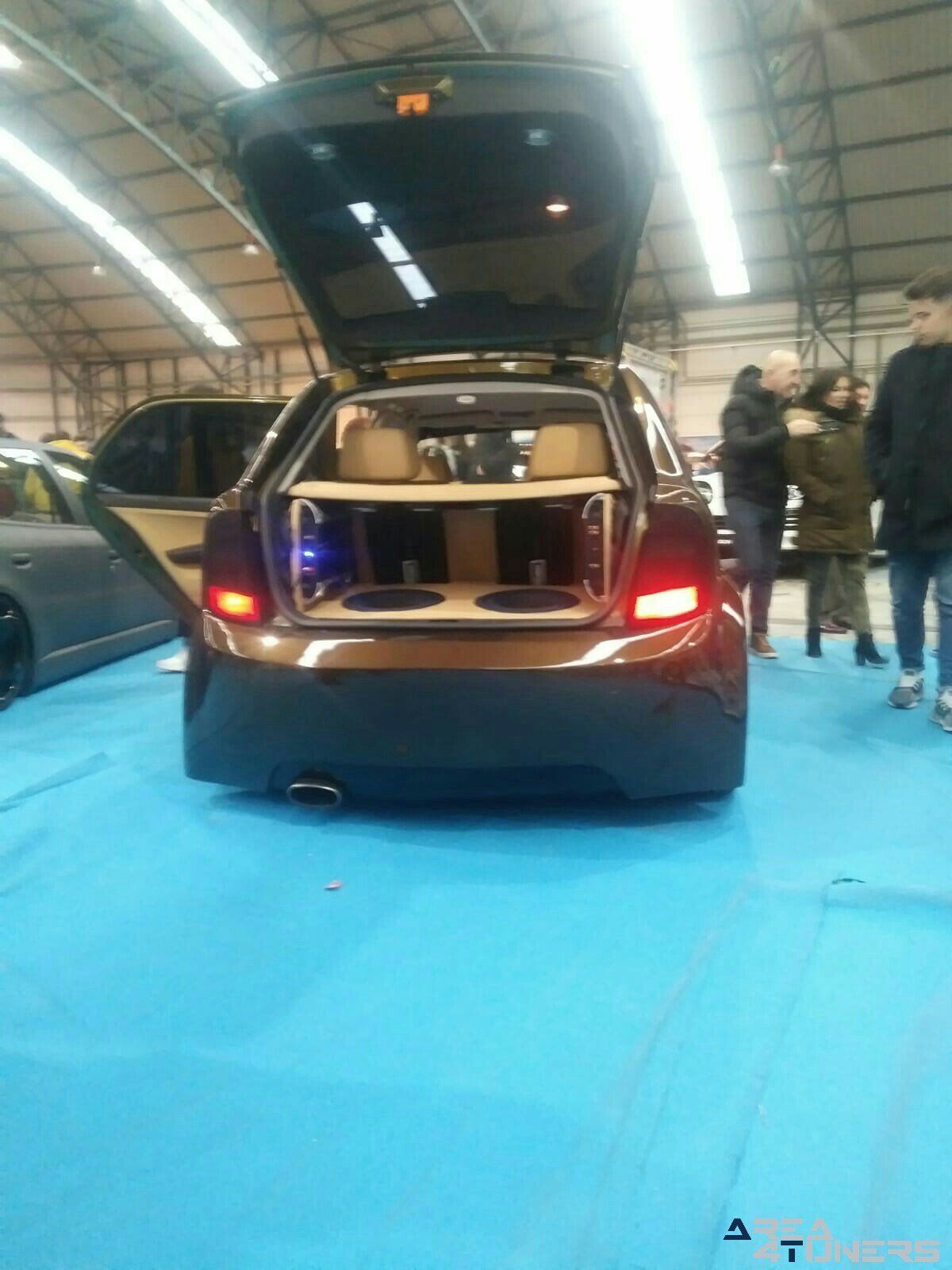 13er Galiexpo Motor Show
Imagen del reportaje revista Tuning Area4tuners.es, concentración de coches Tuning del año 2019 en Vigo, Pontevedra, España