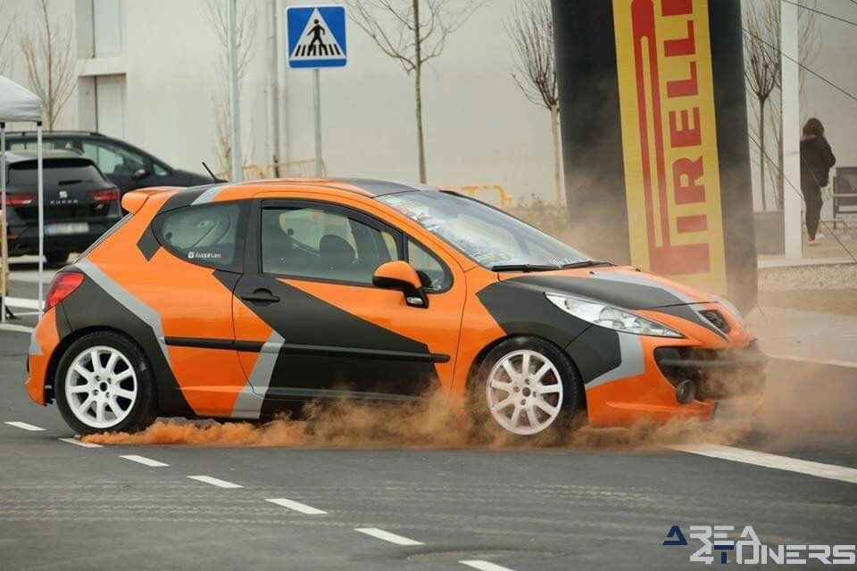 2º The Gold Tuning Show 2k19
Imagen del reportaje revista Tuning Area4tuners.es, concentración de coches Tuning del año 2019 en Deltebre, Tarragona, España