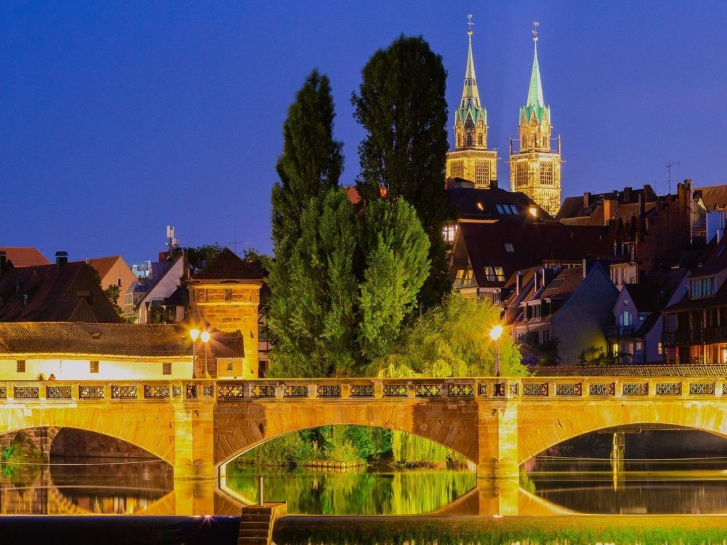 Fotokurs Blaue Stunde an der Fotoschule Blende-16 - Fotokurse Nürnberg. Fotokurs Blaue Stunde bei Fotoschule Blende-16 in Nürnberg: Fotokurse und Fotoworkshops.