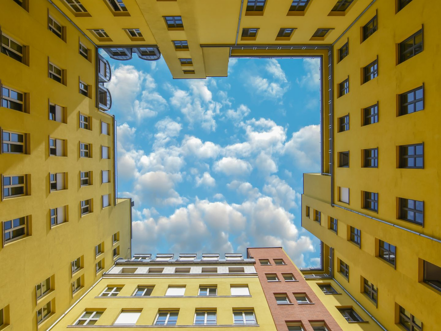 Klick zum Handy Fotokurs Architekturfotografie bei Blende-16.de in der Altstadt von Nürnberg. Handy Fotokurs Architekturfotografie bei Blende-16.de in der Altstadt von Nürnberg.