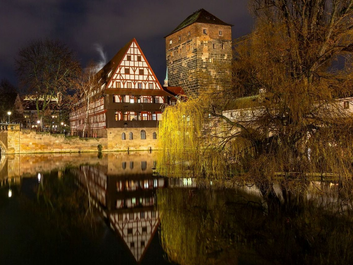 Fotokurs Nachtfotografie an der Fotoschule Blende-16 - Fotokurse Nürnberg. Fotokurs Nachtfotografie bei Fotoschule Blende-16 in Nürnberg: Fotokurse und Fotoworkshops.
