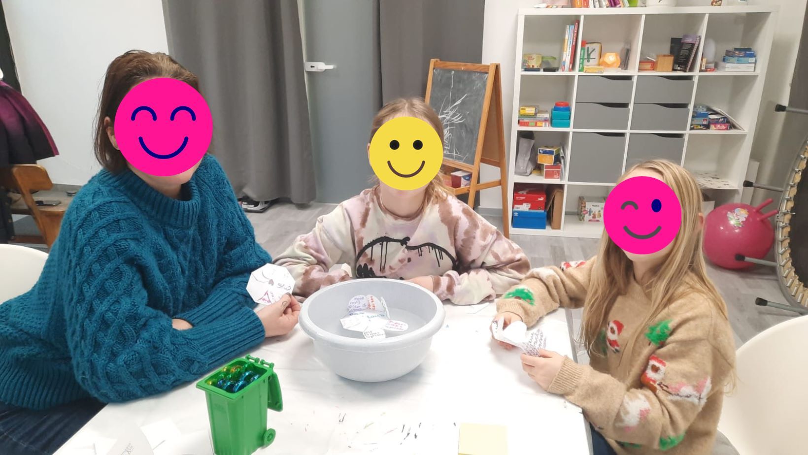 Entspannung mit der ganzen Familie Familienauszeit: Entspannungskurs mit der ganzen Familie bei den KompassKids