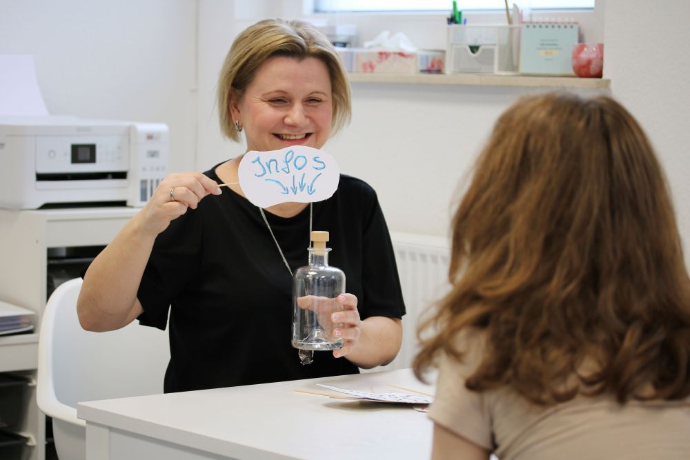 Augenhöhe Ich begegne deinem Kind auf Augenhöhe und erkläre anschaulich und multisensorisch.