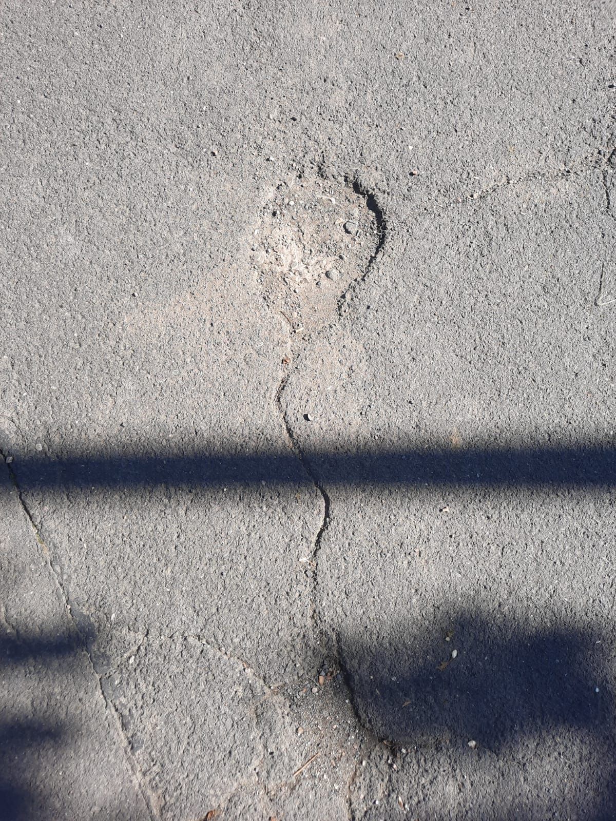 Luftballon_im_Asphalt