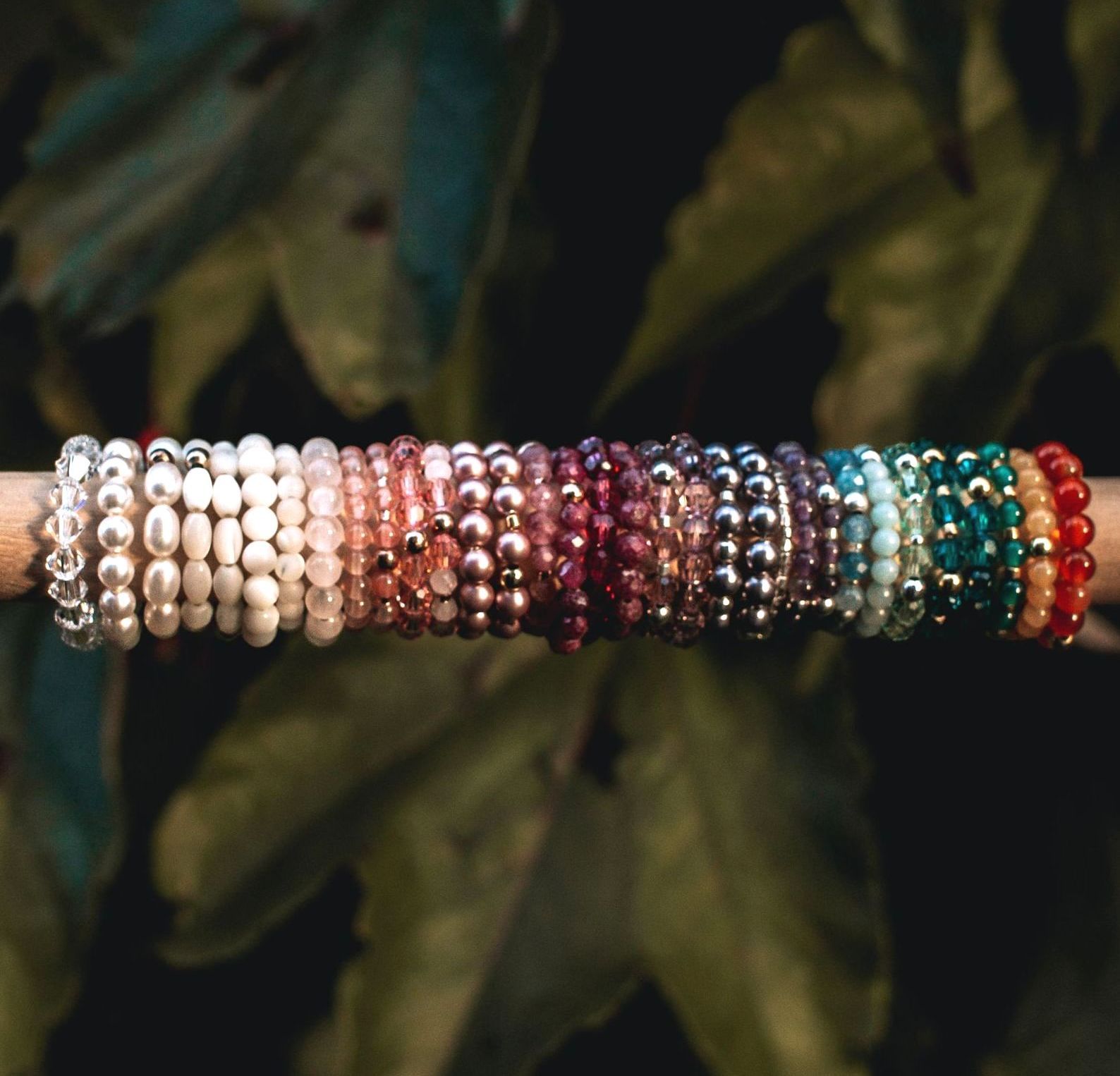 Große Farbauswahl Große Farbauswahl der SWAROVSKI® ELEMENTS & Polarisperlen