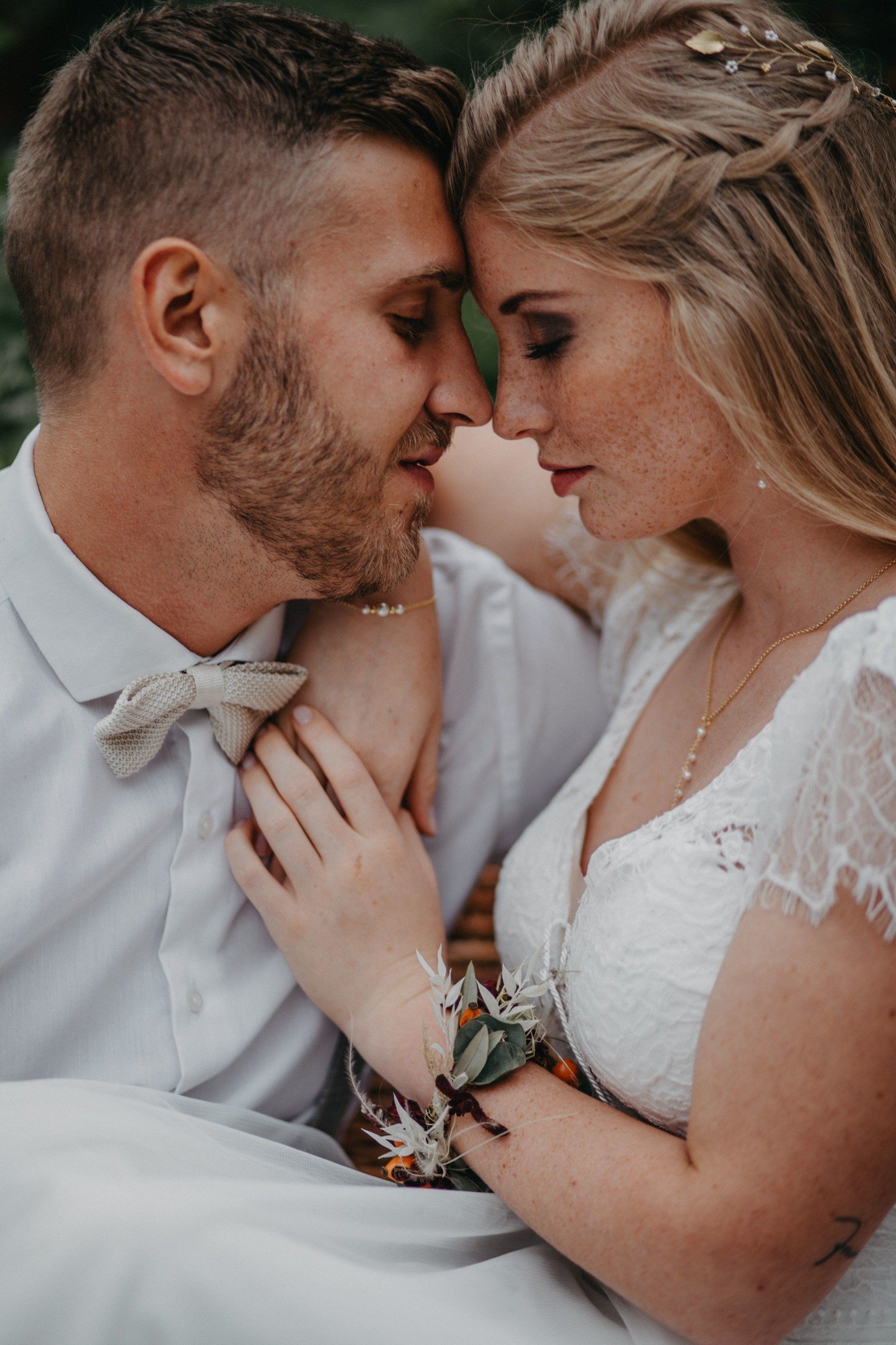 Armkette Lucien Pearl. Feine vergoldete Gliederkette, White Swarovski Crystal Pearls in 4+6mm, Vergoldeter Karabinerverschluss 9mm+ Perlen in 3mm. In jeder Länge und Farbe bestellbar! Ab 53 €