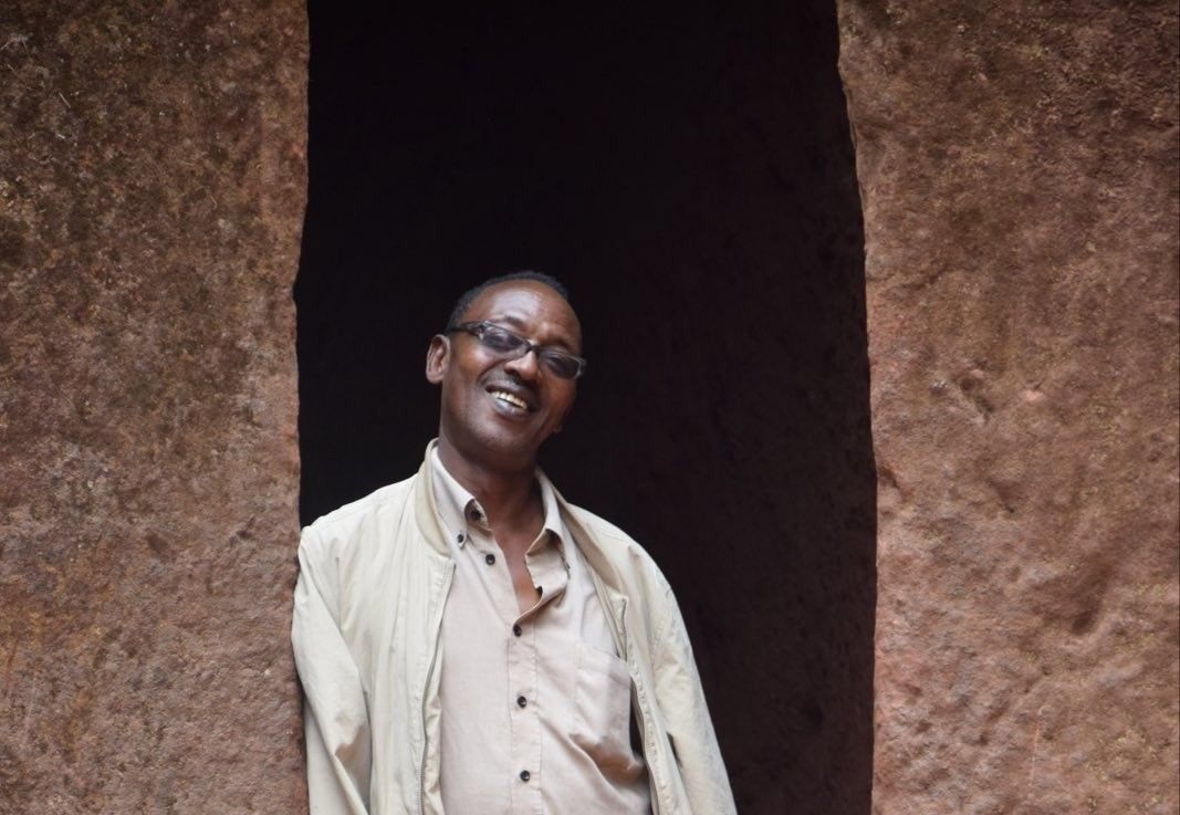 Adane in einem Durchgang