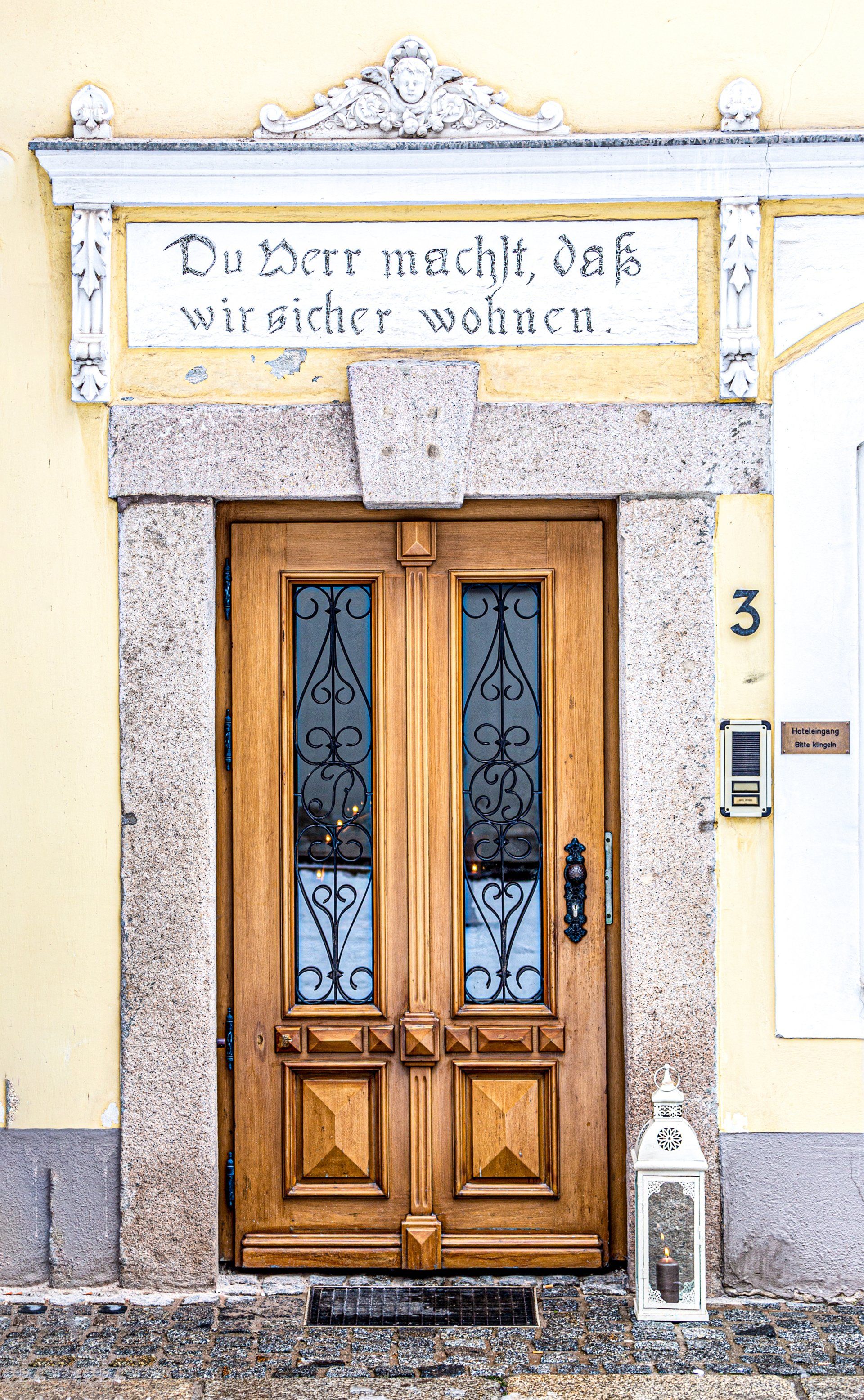 Eingangstüre Marktseite