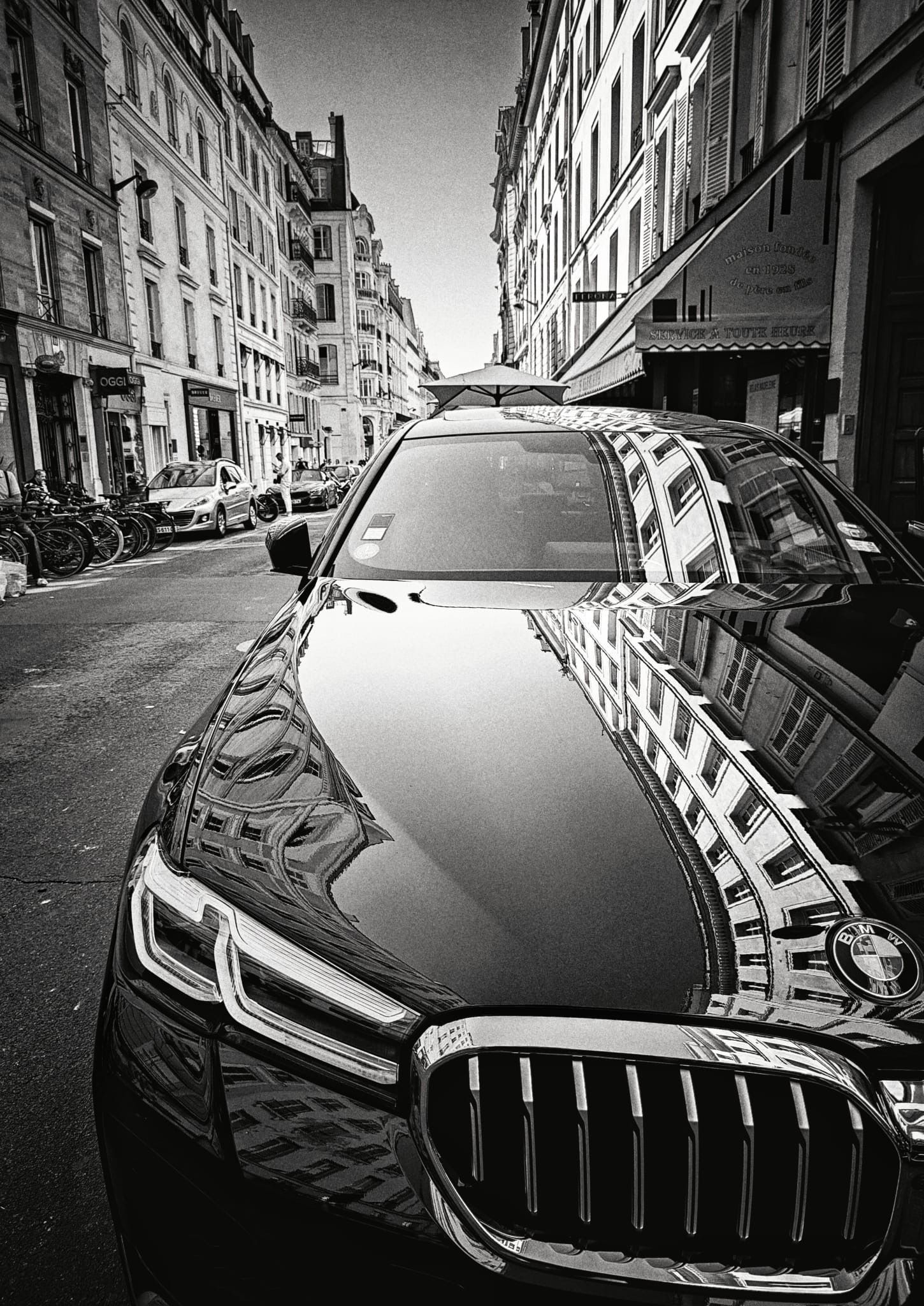 Black car service in Paris