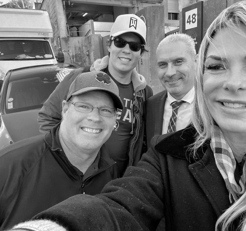 Private chauffeur in Paris with clients