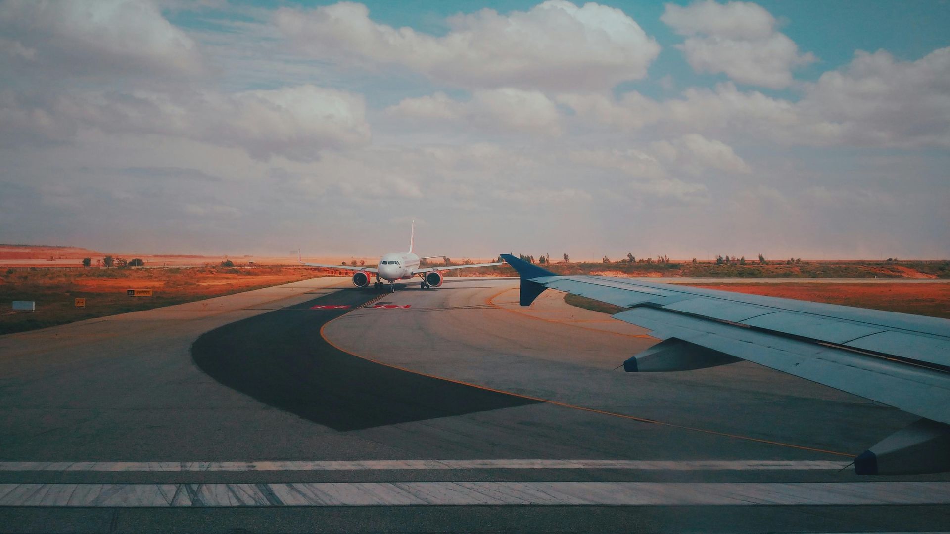 Private airport transfer from CDG, Orly or Le Bourget to Paris with professional chauffeur service